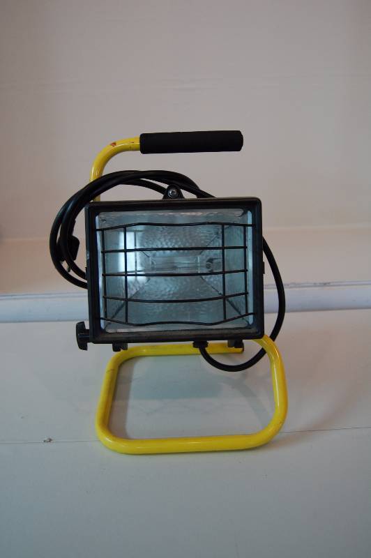 lot 190 image: Garage Spotlight