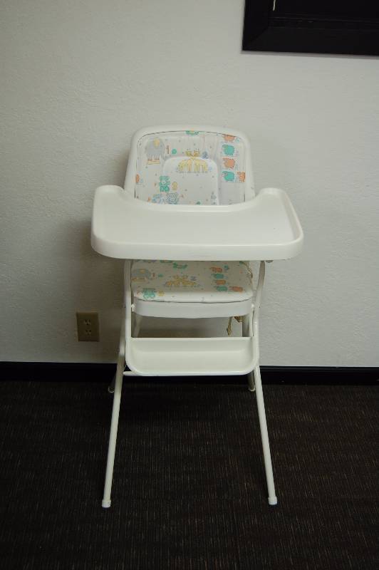 lot 214 image: Highchair