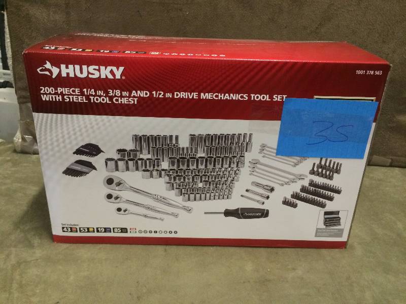Husky 200 PC 14 in 38 in and 12 in Drive Mechanics Tool Set with Steel Tool Chest New