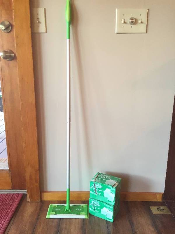 lot 28 image: Swiffer Sweeper with Refill Packs