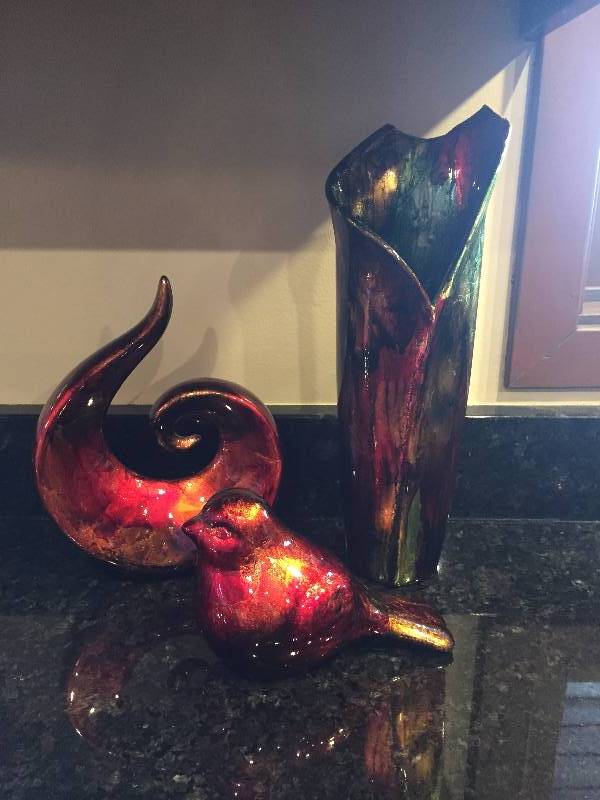 lot 68 image: Glass Household Dcor