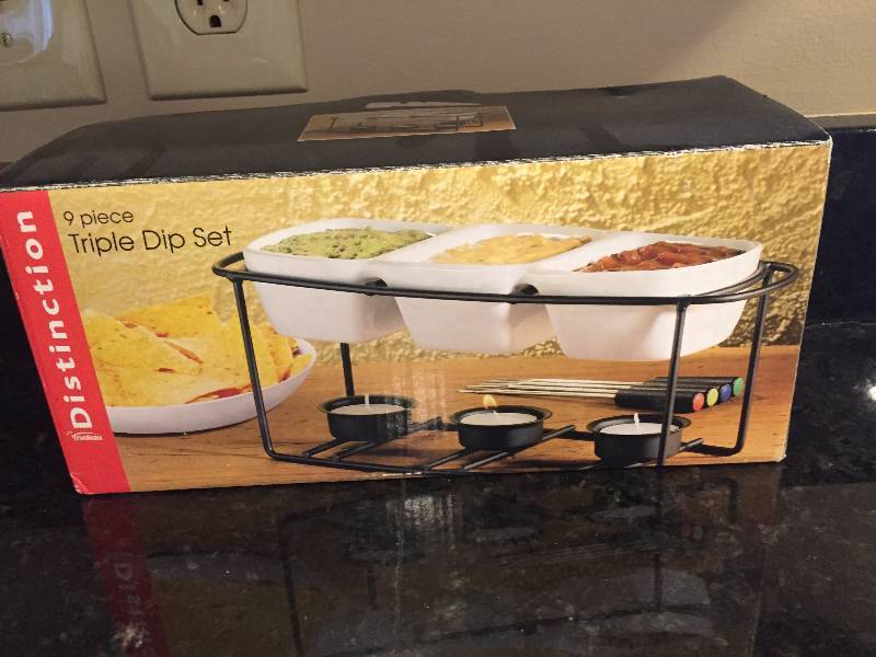 lot 70 image: 9 Piece Triple Dip Set