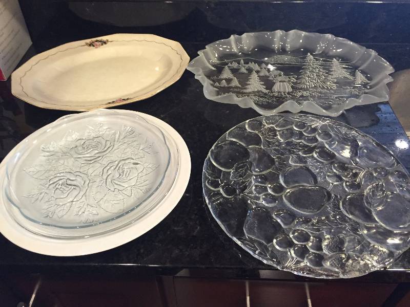 lot 74 image: Lot of Glass Serving Platters