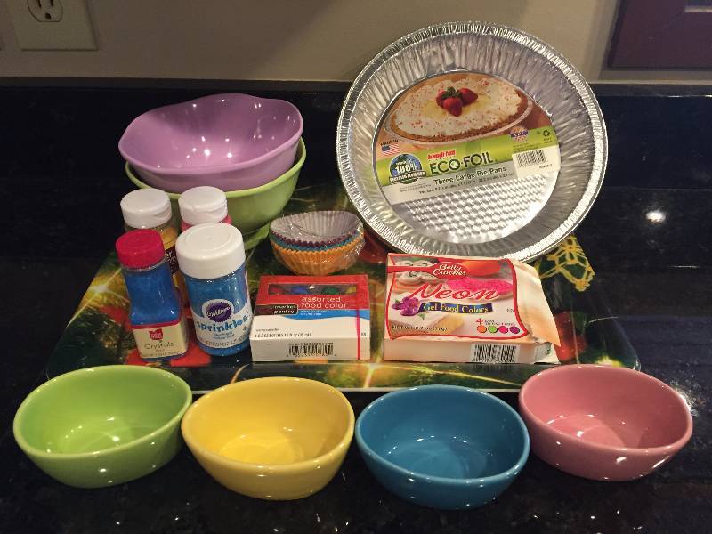 lot 93 image: Holiday Supplies