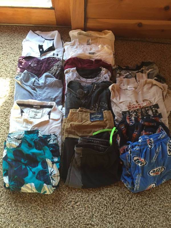 lot 103 image: Mens XL Clothing Lot