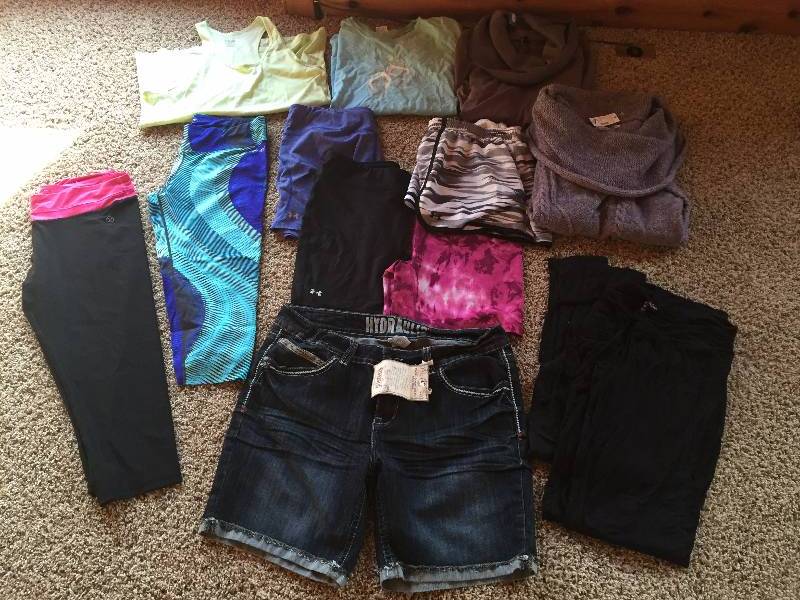 lot 105 image: Womens Size XL Clothing Lot