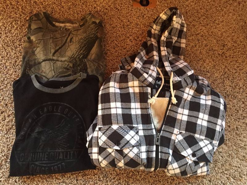 lot 109 image: Mens Size L Clothing Lot