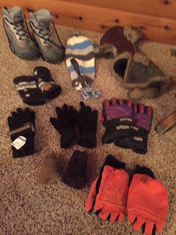 lot 114 image: Winter Accessories Lot