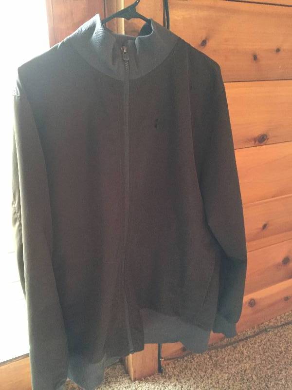 lot 120 image: Olive Color Under Armour Jacket