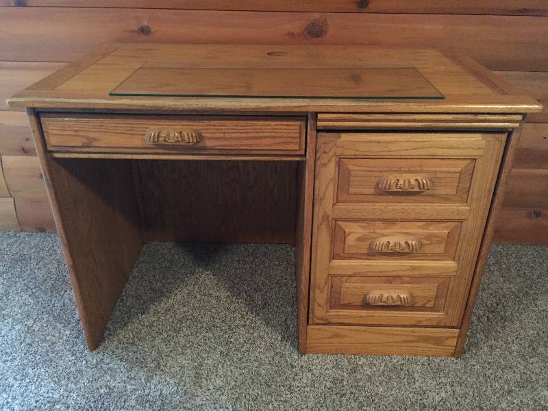 lot 154 image: Solid Wood Desk