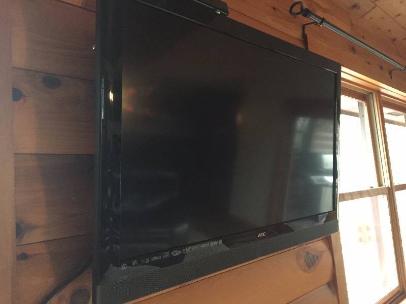 lot 155 image: Vizio 3D 42 TV with Remote