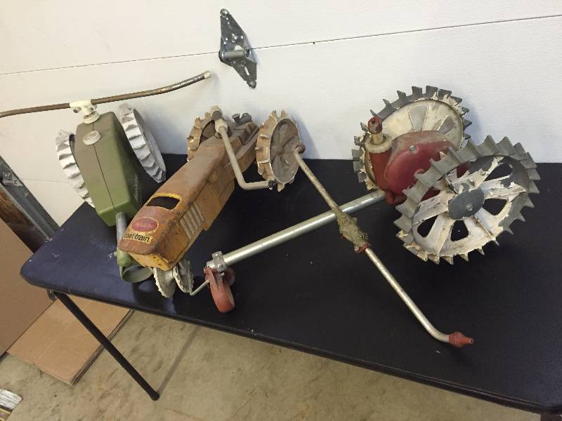 lot 192 image: Vintage Cast Iron Self Moving Tractor Watering Sprinkler
