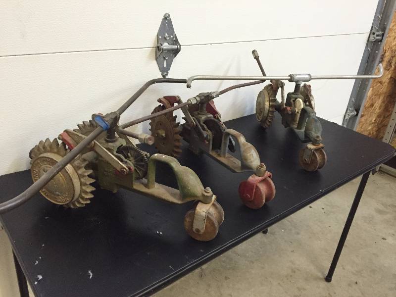 lot 193 image: Vintage Cast Iron Self Moving Tractor Watering Sprinkler