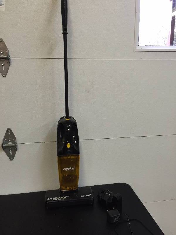lot 196 image: Eureka Vacuum with Charger