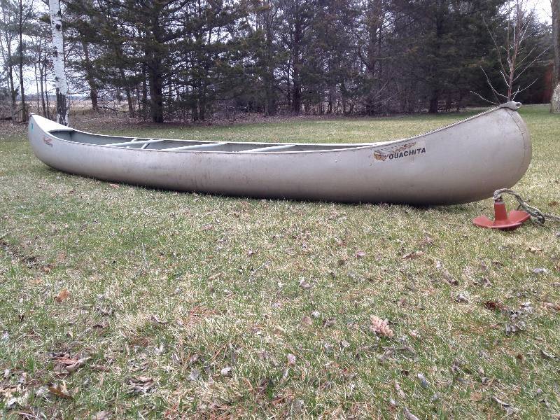 lot 14 image: Ouachita 17 Canoe