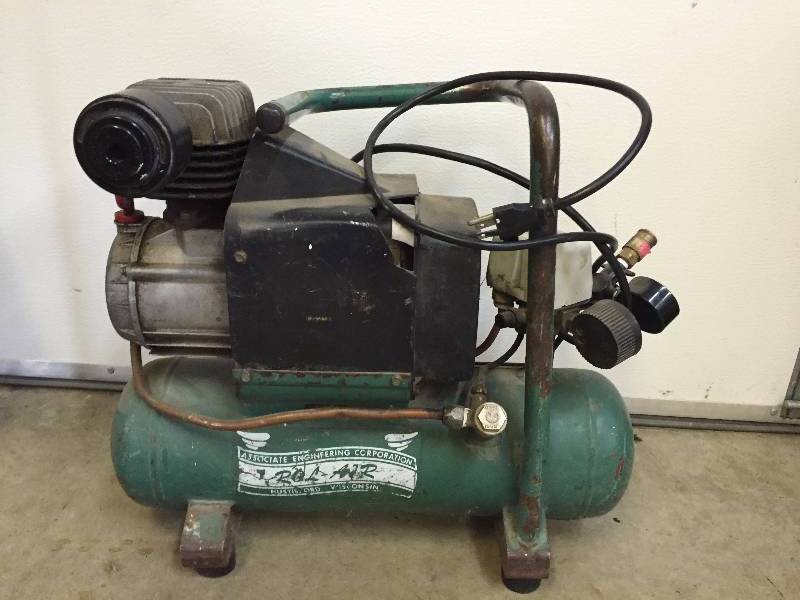 lot 202 image: Air Compressor