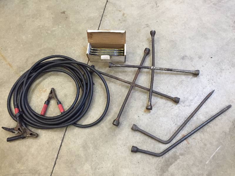 lot 204 image: Car Tool Lot