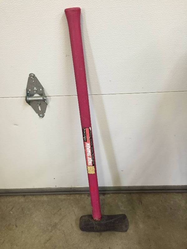 lot 221 image: True Temper Wood Splitting Axe