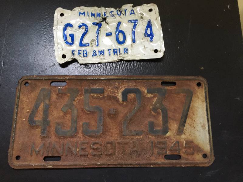 lot 232 image: Collectors License Plates