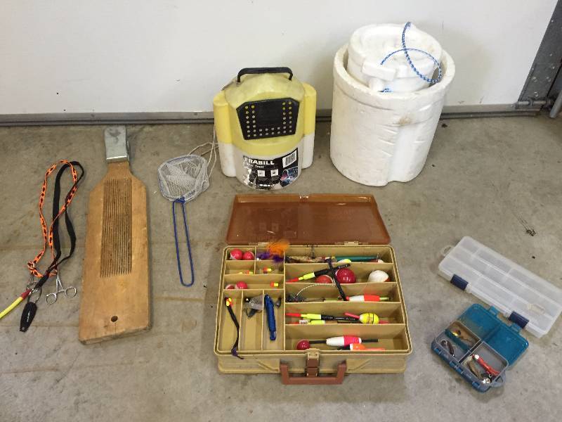 lot 235 image: Lot of Fishing Gear