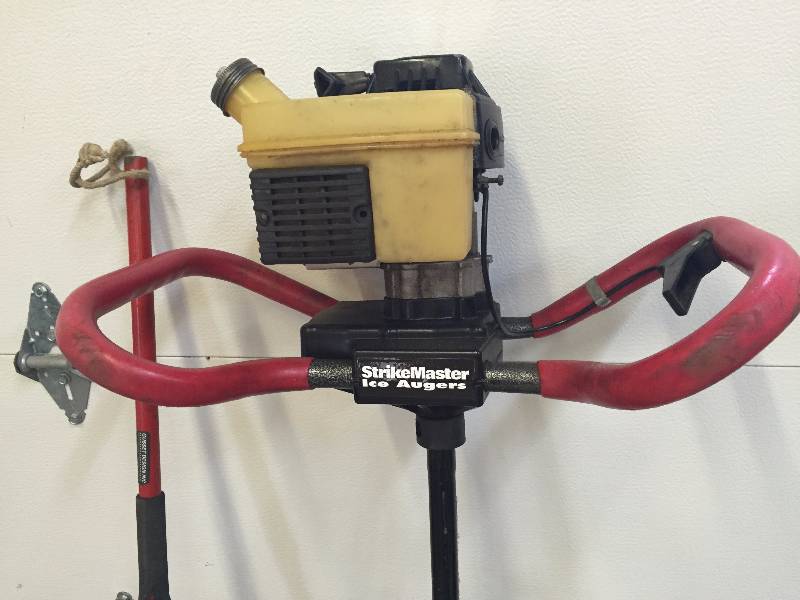 Strikemaster Gas Ice Auger with Parts and Ice Breaker ENCORE MOVING