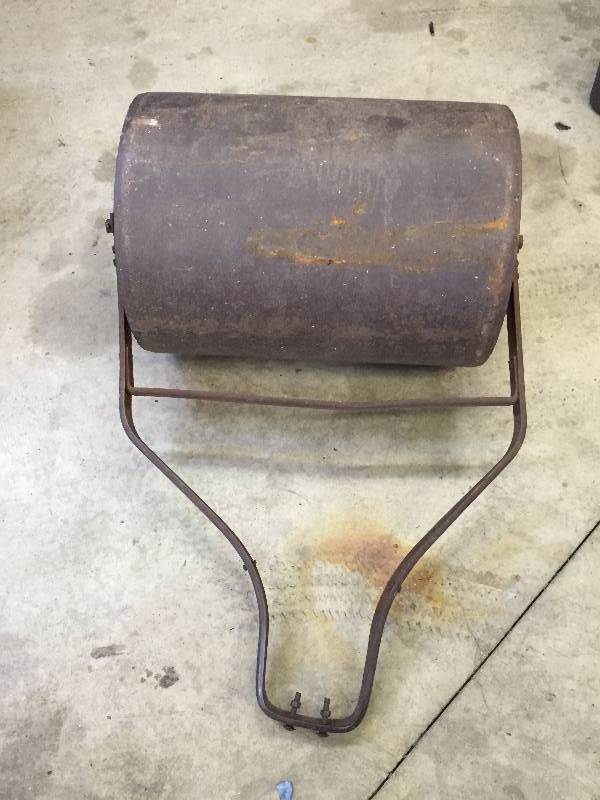 lot 260 image: Metal Yard Roller