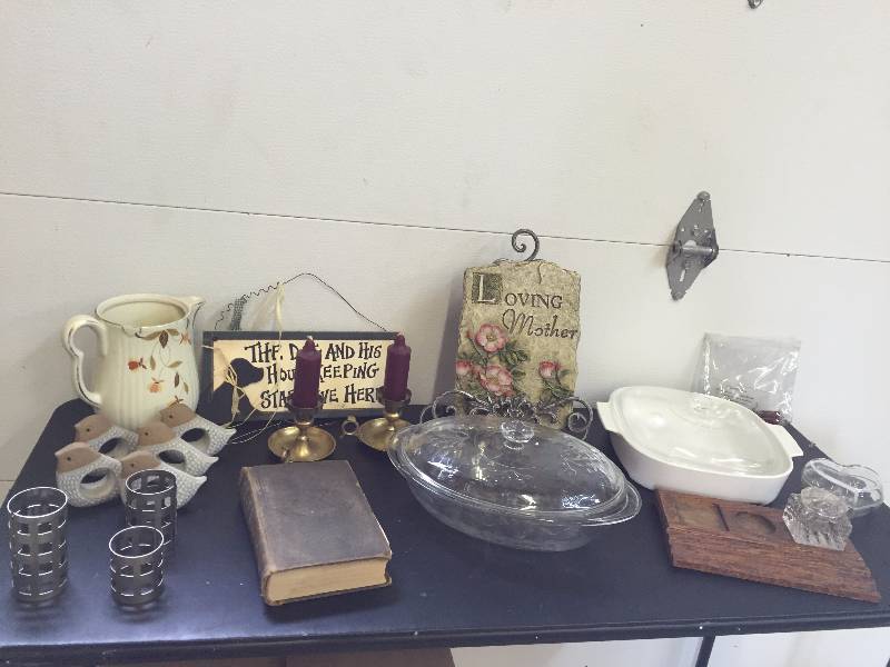 lot 263 image: Lot of Household and Antiques