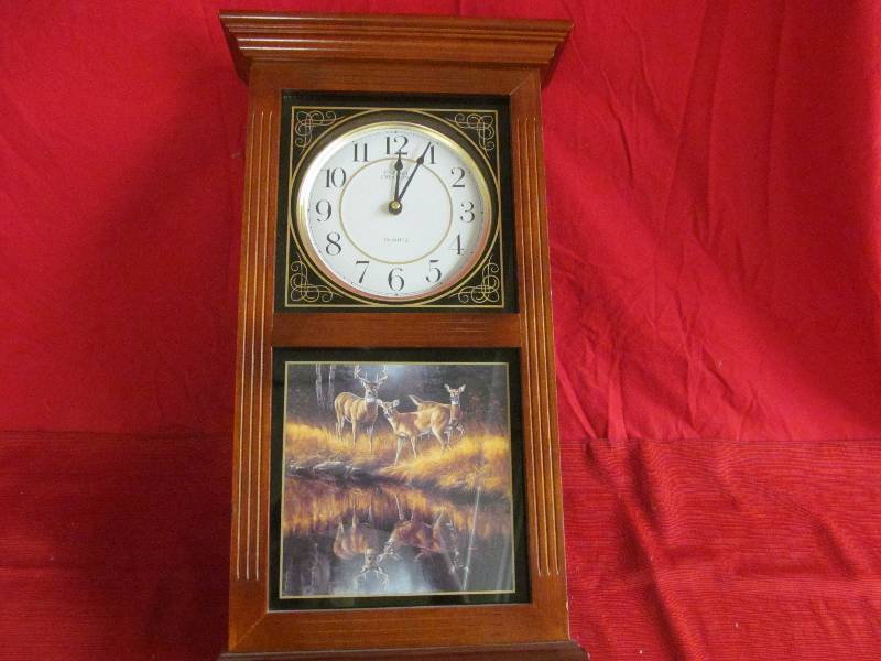 lot 15 image: wall clock