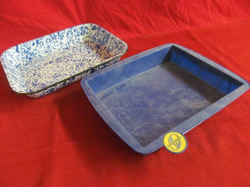 lot 29 image: Pans