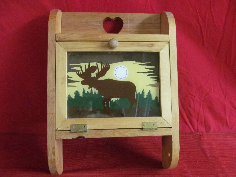 lot 36 image: Shelf