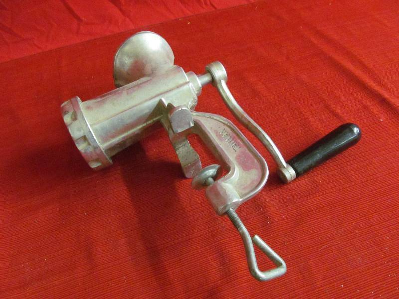 lot 41 image: Food Grinder