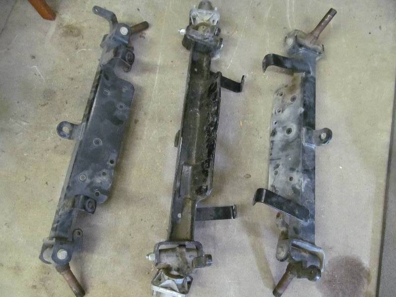 lot 48 image: Golf Cart Axles
