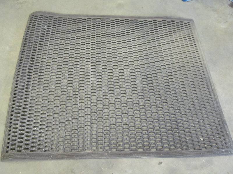 lot 50 image: Fatigue Mat