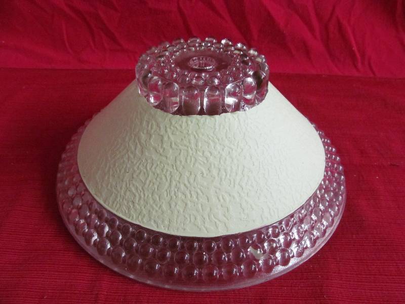 lot 57 image: Vintage Light Shade