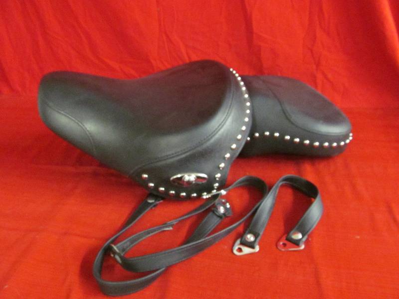 lot 58 image: Harley Davidson seats