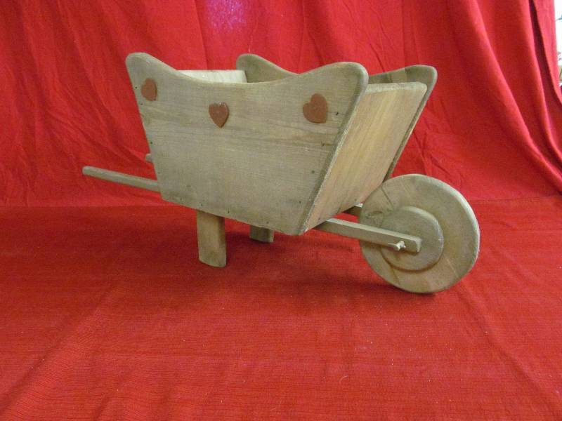 lot 64 image: planter