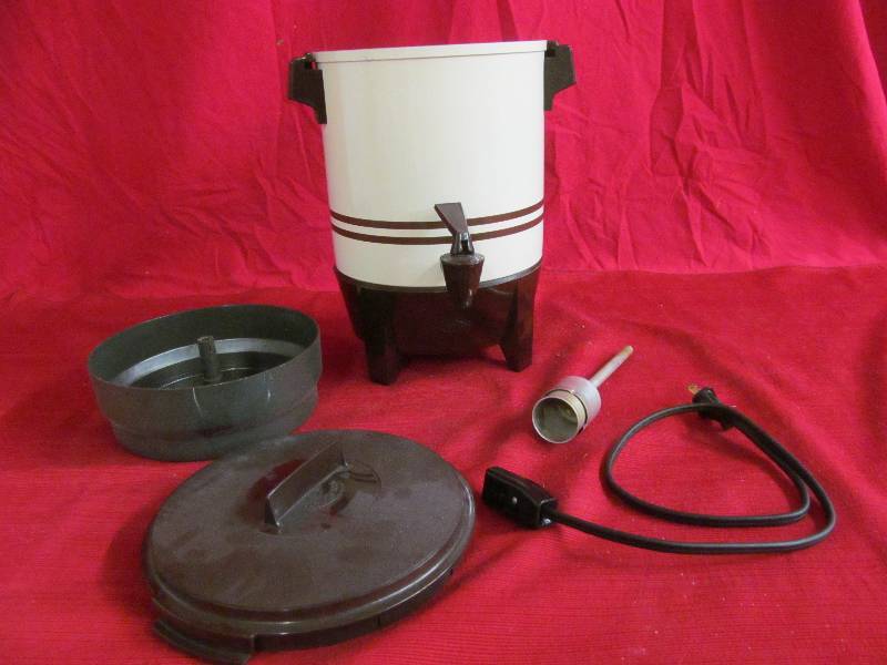 lot 66 image: West Bend coffee pot