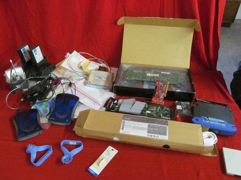 lot 84 image: AdaptecAla Raid items
