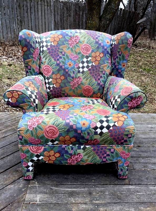 lot 2 image: Lovely Quality Fully Upholstered (RARE - LEGS TOO) Roses Floral Fun French Provincal Cottage Chic Wingback Chair - Reminds me of Alice in Wonderland 39x34x37.5 - Excellent