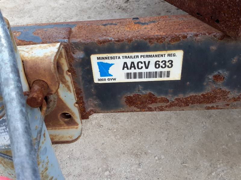 lot 4 image: 2002 Tomahawk Trailer