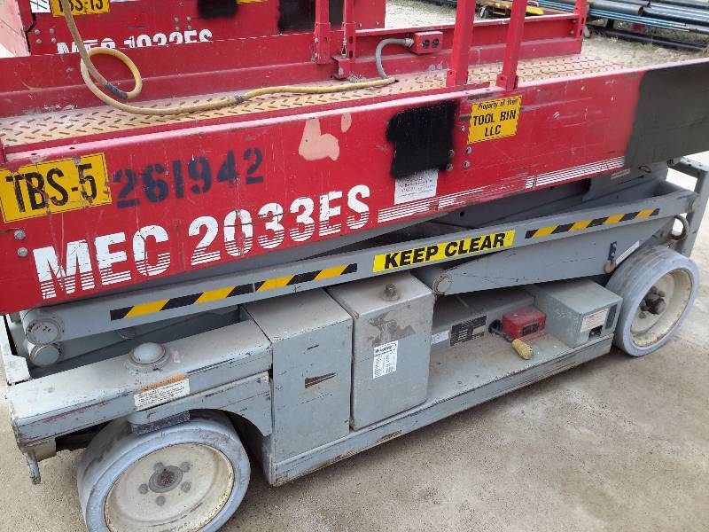 lot 13 image: MEC 2033ES, Scissor Lift, Electric