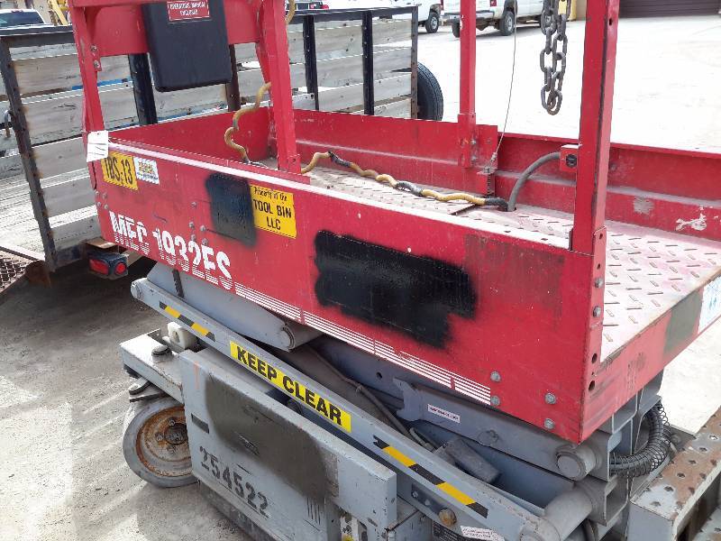 lot 14 image: MEC 1932 ES, Scissor Lift.. Electric