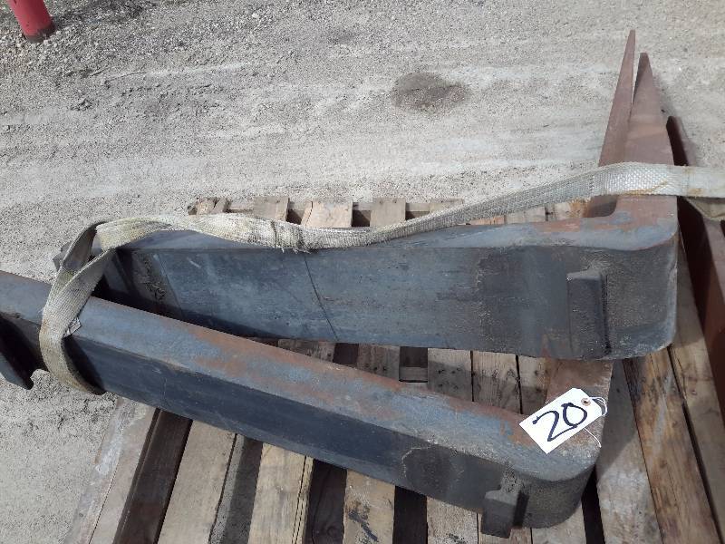 lot 20 image: Skid Steer, forklift Forks