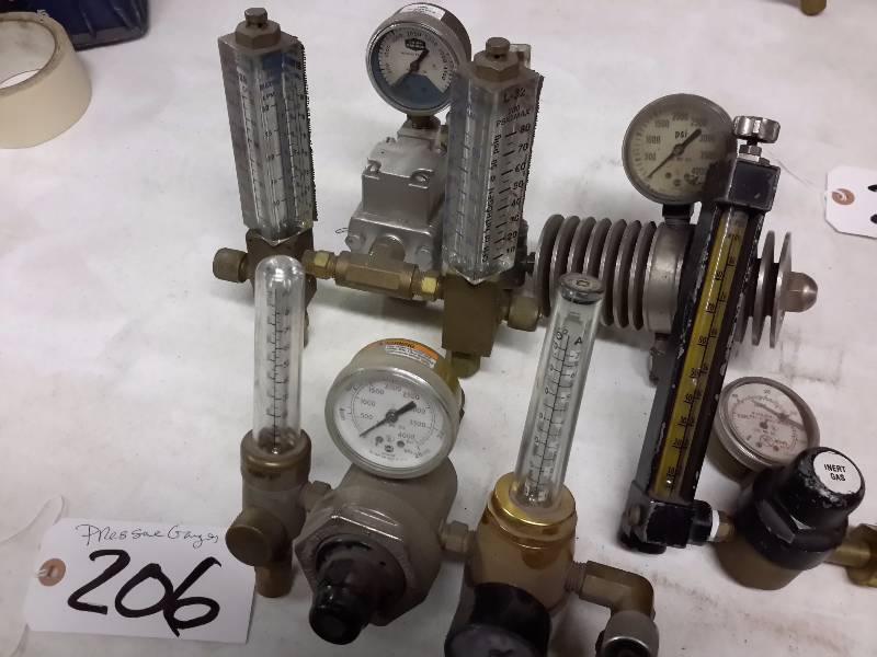 lot 206 image: Lot of pressure gauges as pictured