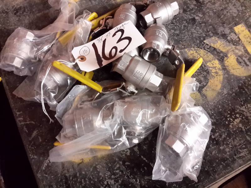 lot 163 image: 10, 34in Sharpe Stainless Steel Valves