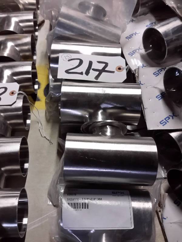 lot 217 image: 13, 3in Stainless steel pipe Ts, with Flared ends