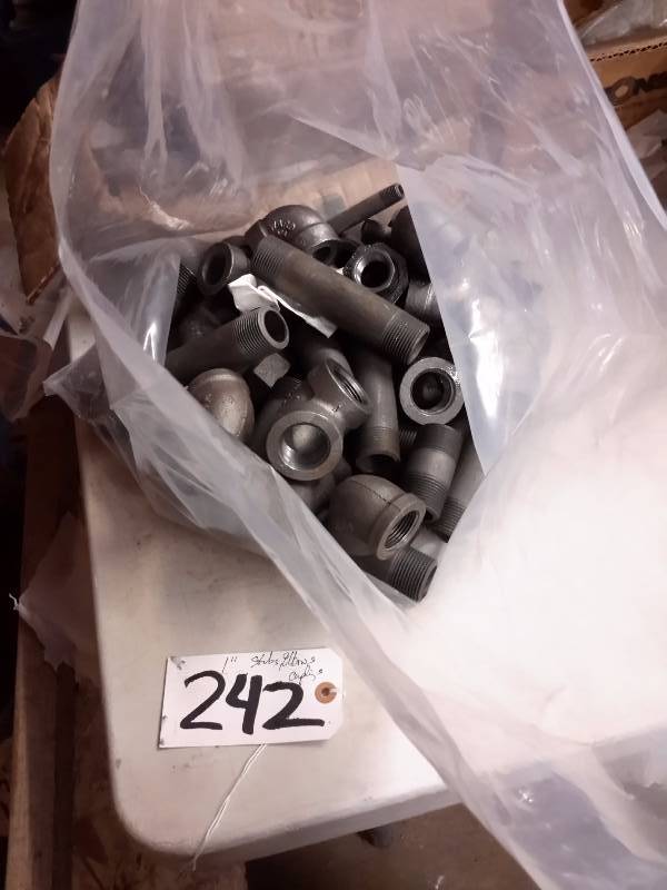 lot 242 image: Bag of 1in Nipples, Elbows and couplings