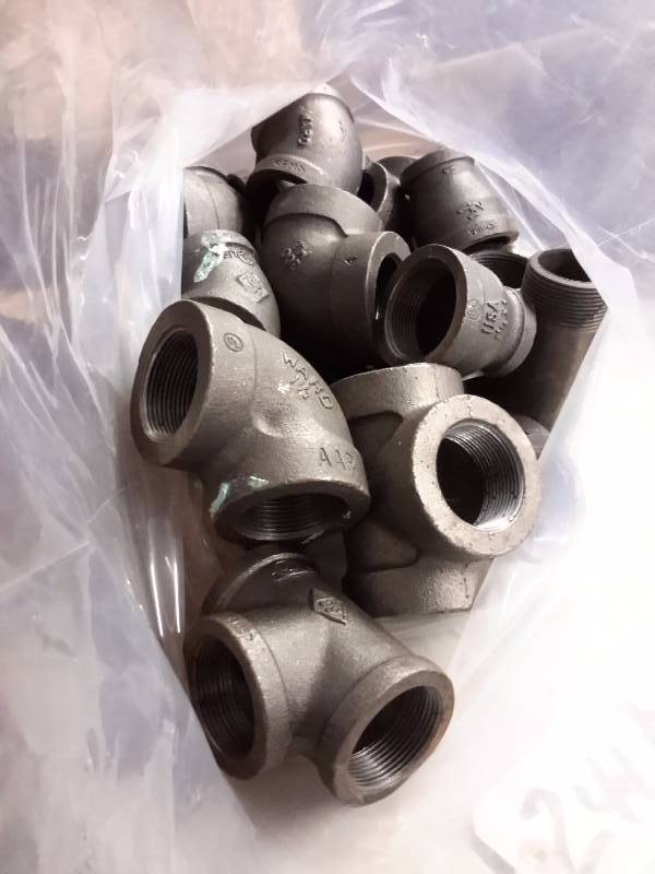lot 241A image: Bag of 1 12 in Elbows, Nipples and Reducers