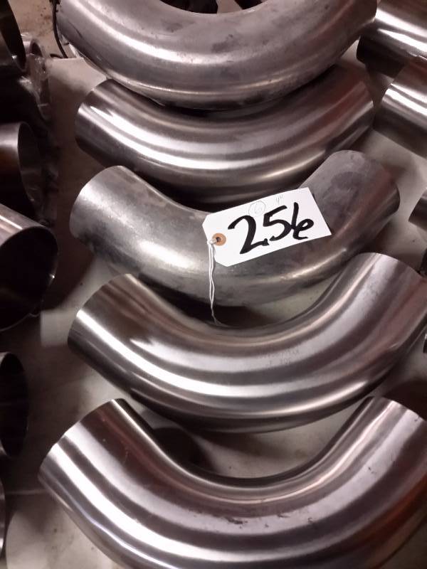 lot 256 image: 6, 4in Stainless Steel Elbows