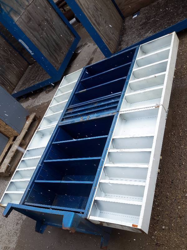 lot 25 image: UNITED DELCO, Metal Storage Cabinet